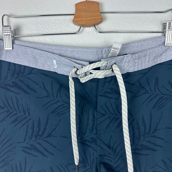 Vuori Women's Sea Bound Board Shorts XL Floating Palm Summer Swim Vacation Trave - Picture 3 of 11